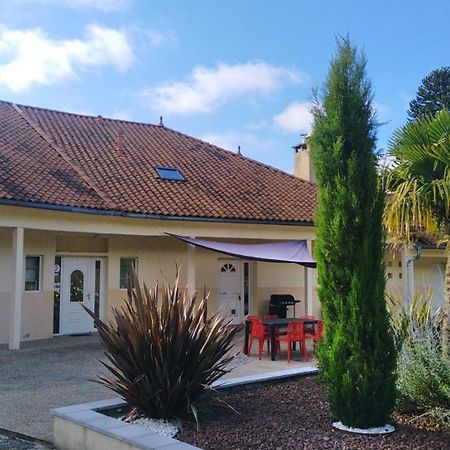 Gite Residence De La Fontaine A Compreignac المظهر الخارجي الصورة