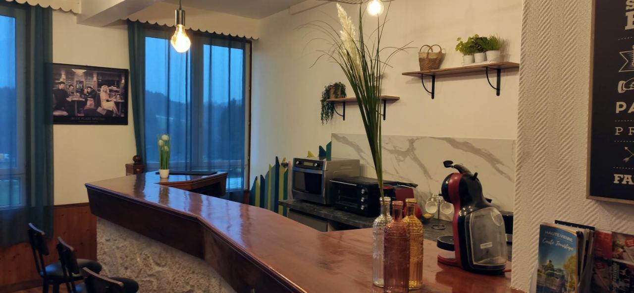 Gite Residence De La Fontaine A Compreignac المظهر الخارجي الصورة
